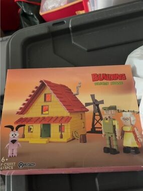 Building Blocks House Set - Yellow & Red